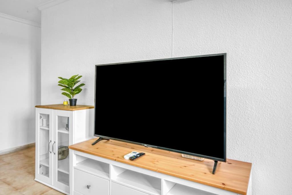 Luxe Apartment, Chill Out, 10 Min Apartment